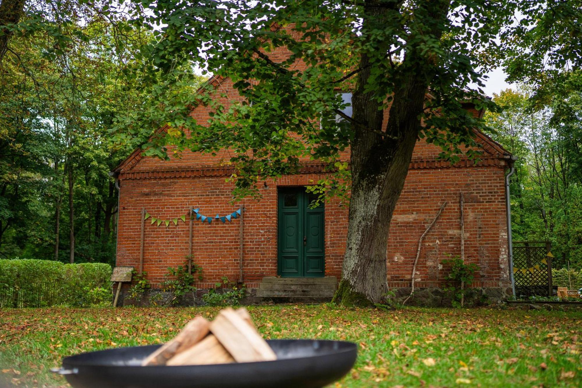Wald- Und Seeidyll Im Historischen Forsthaus Neuruppin Eksteriør bilde