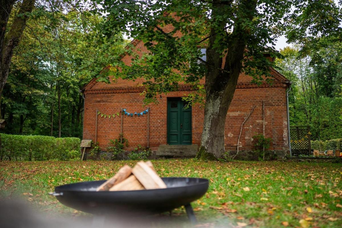 Wald- Und Seeidyll Im Historischen Forsthaus Neuruppin Eksteriør bilde